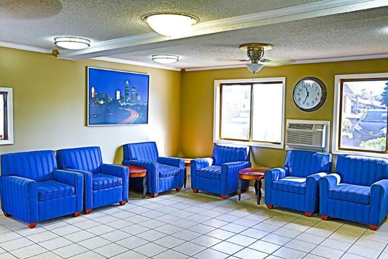Super 8 By Wyndham Charlotte University Dış mekan fotoğraf